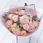 beautifully simple peony bouquet